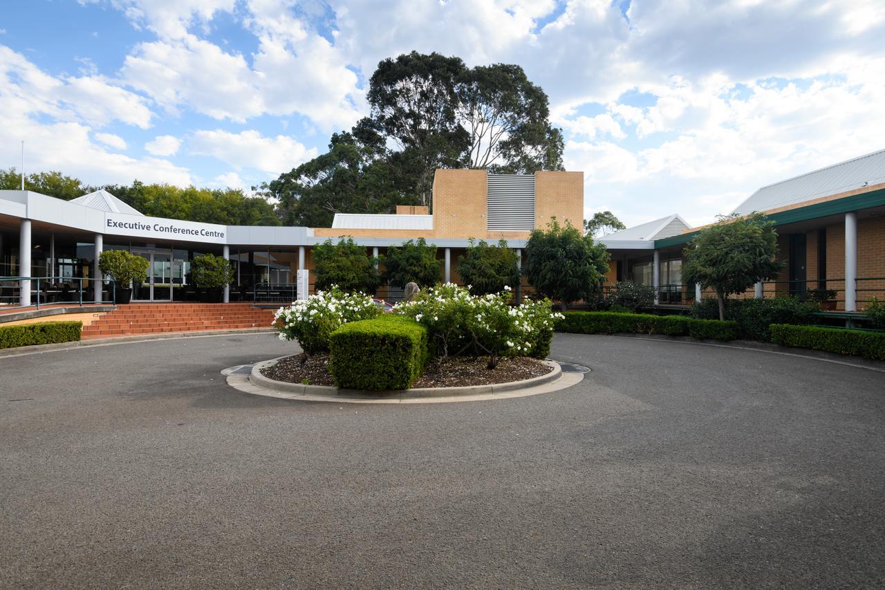 Lakeside Hotel And Conference Centre Sydney Exterior photo