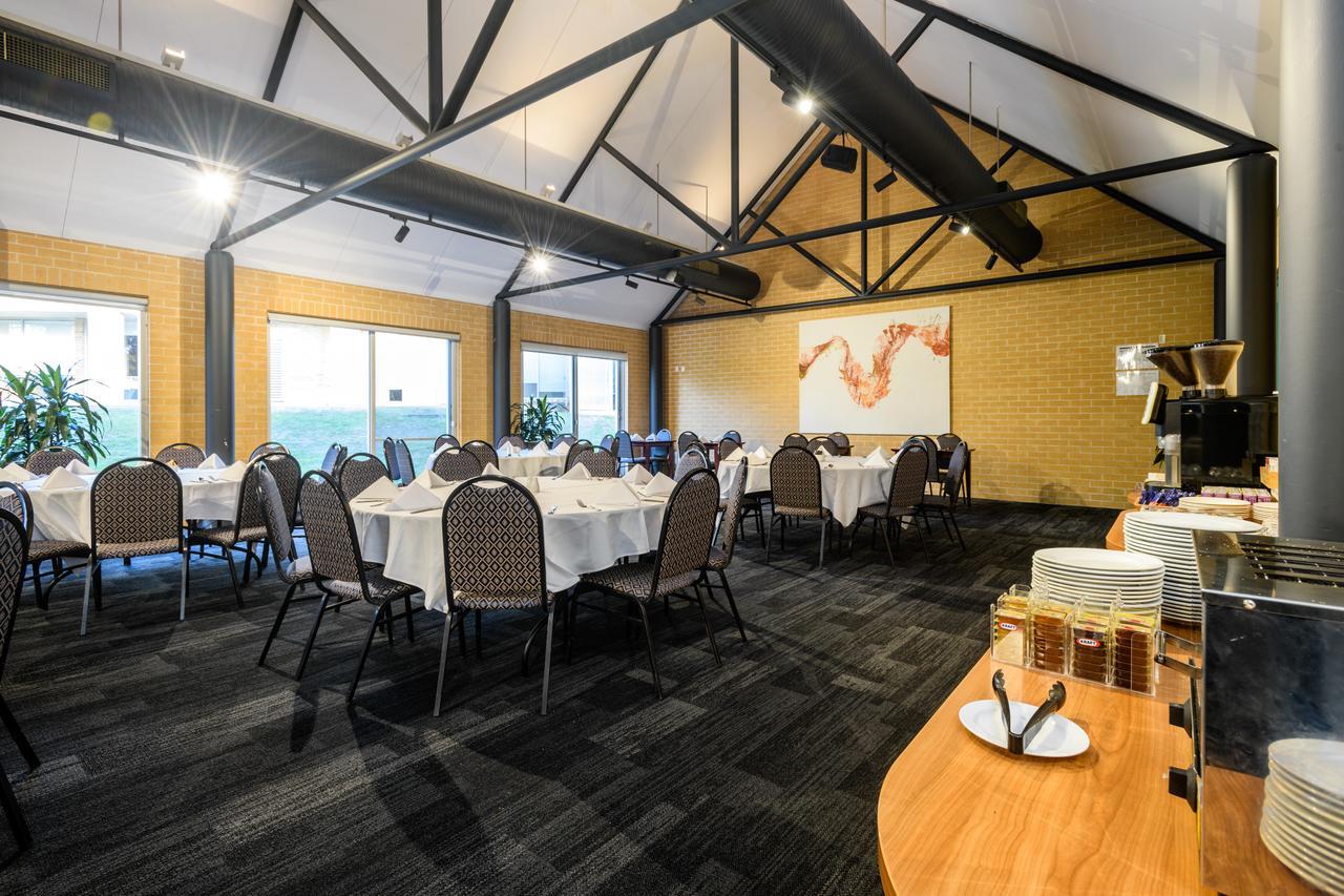 Lakeside Hotel And Conference Centre Sydney Exterior photo