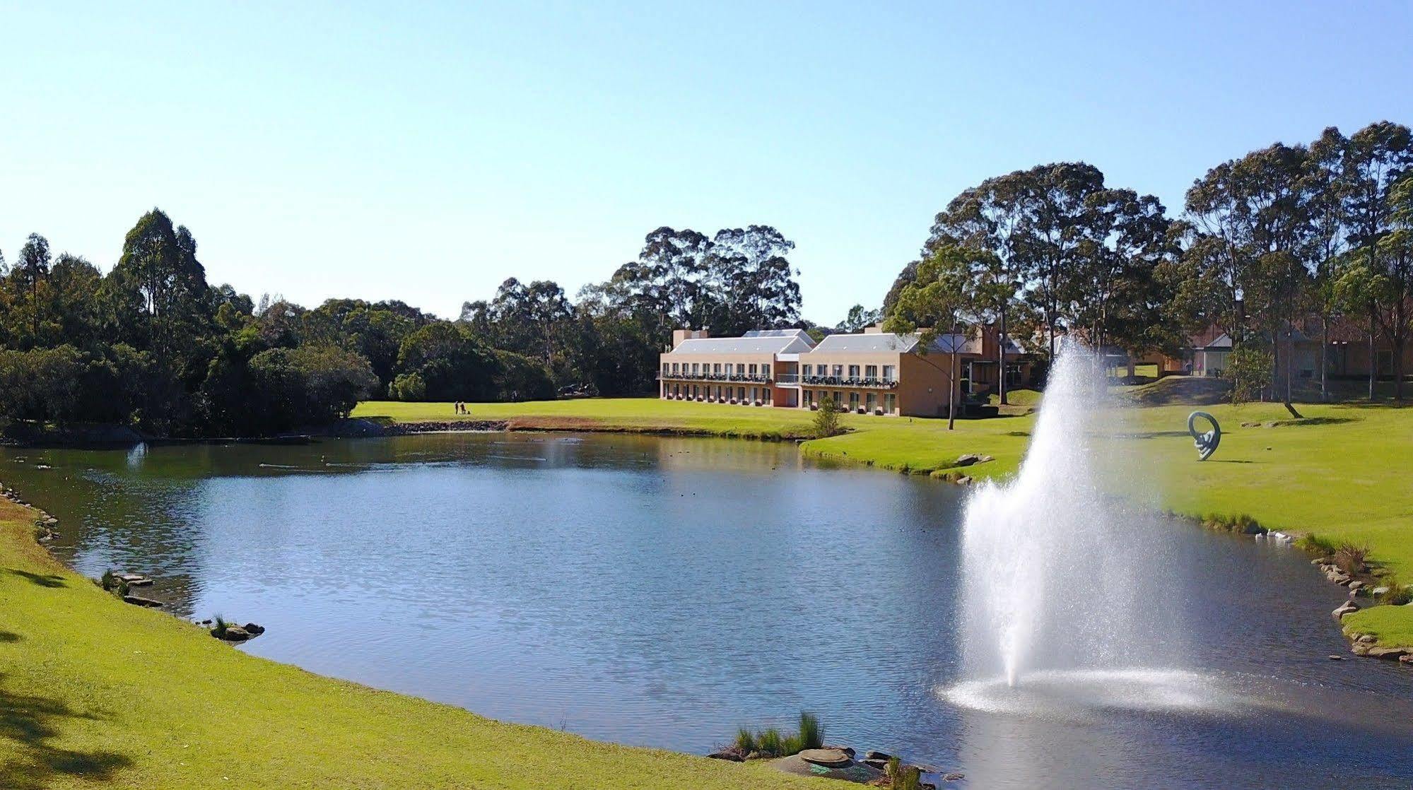 Lakeside Hotel And Conference Centre Sydney Exterior photo